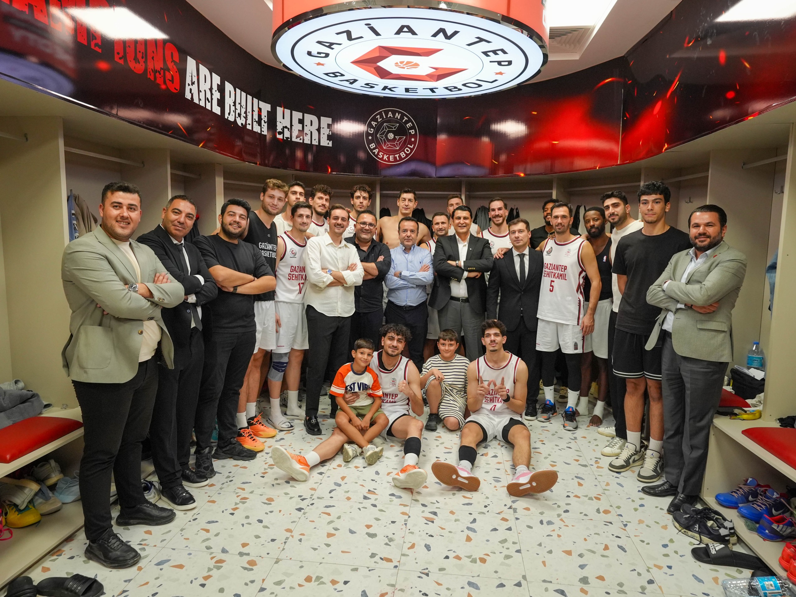 GAZİANTEP BASKETBOL, EVİNDE İLK MAÇINDA GALİBİYETLE AYRILDI