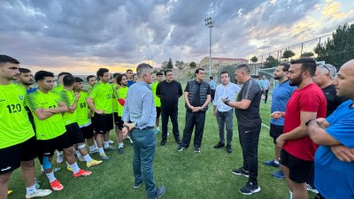 BAŞKAN YILMAZ’DAN GAZİANTEP ŞEHİTKAMİL BELEDİYESPOR’A MORAL ZİYARETİ