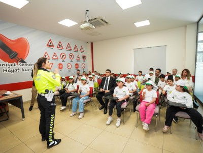BAŞKAN YILMAZ, ÇOCUKLARLA TRAFİK EĞİTİMİNE KATILDI