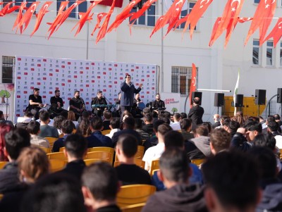 BAŞKAN YILMAZ LİSE VE ÜNİVERSİTE ÖĞRENCİLERİ İLE BULUŞTU