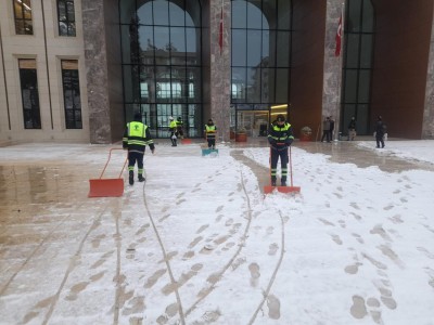 ŞEHİTKAMİL’DE KAR SEFERBERLİĞİ