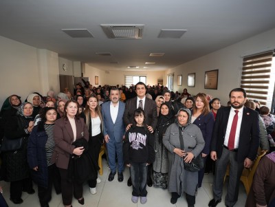 BAŞKAN YILMAZ KARŞIYAKA’DA KADINLARLA BULUŞTU