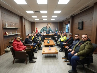 BAŞKAN YILMAZ’DAN KAR MESAİSİNE ANLAMLI TEŞEKKÜR