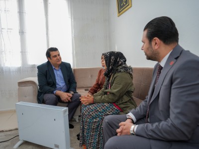 YILMAZ’DAN EVİ YENİLENEN BEYAZKURT AİLESİNE ZİYARET