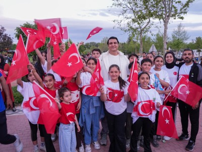 ŞEHİTKAMİL’DE 19 MAYIS COŞKUSU SOKAKLARA TAŞTI