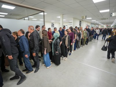 BAŞKAN YILMAZ, BELEDİYE PERSONELİYLE BAYRAMLAŞTI