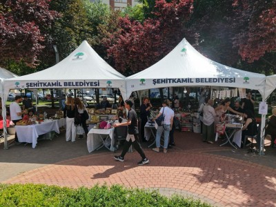 ŞEHİTKAMİL’DE ÜRETEN KADINLARA BÜYÜK DESTEK