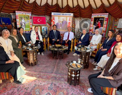BAŞKAN YILMAZ ŞEHİTKAMİL’İN OTAĞINDA MİSAFİRLERİNİ AĞIRLADI