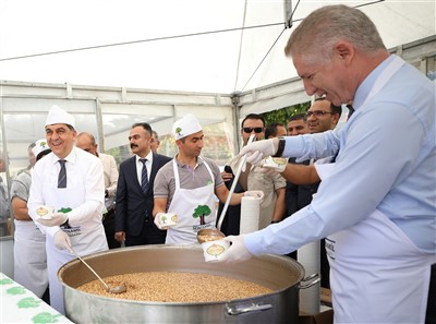 GENÇLER, KUTLU DOĞUM HAFTASINI KUTLADI