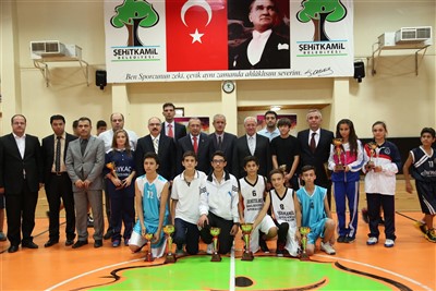 ŞEHİTKAMİL BASKETBOL CUMHURİYET KUPASI MÜTHİŞ BİR FİNALLE SON BULDU