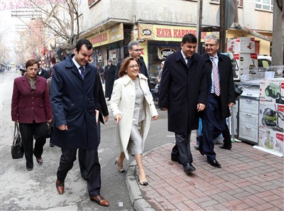 ŞAHİN VE FADILOĞLU ŞÖFÖR ALİ CADESİNDE ESNAFLA SOHBET ETTİ